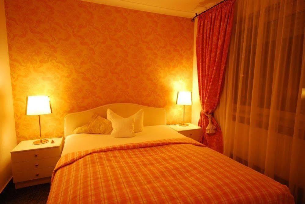 Antik-Hotel EICHENHOF Bad Salzuflen Buitenkant foto